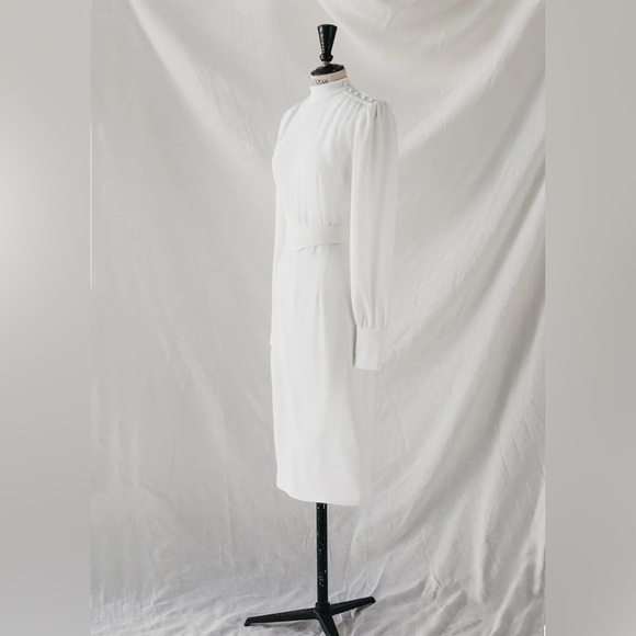 Cherubini Dina white-ivory small wedding dress midi with button accents. - Picture 5 of 8